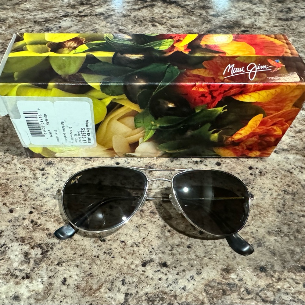 😎🌴 Maui Jim Baby Beach Sunglasses GS245-17 Neutral Grey With Silver Frame.